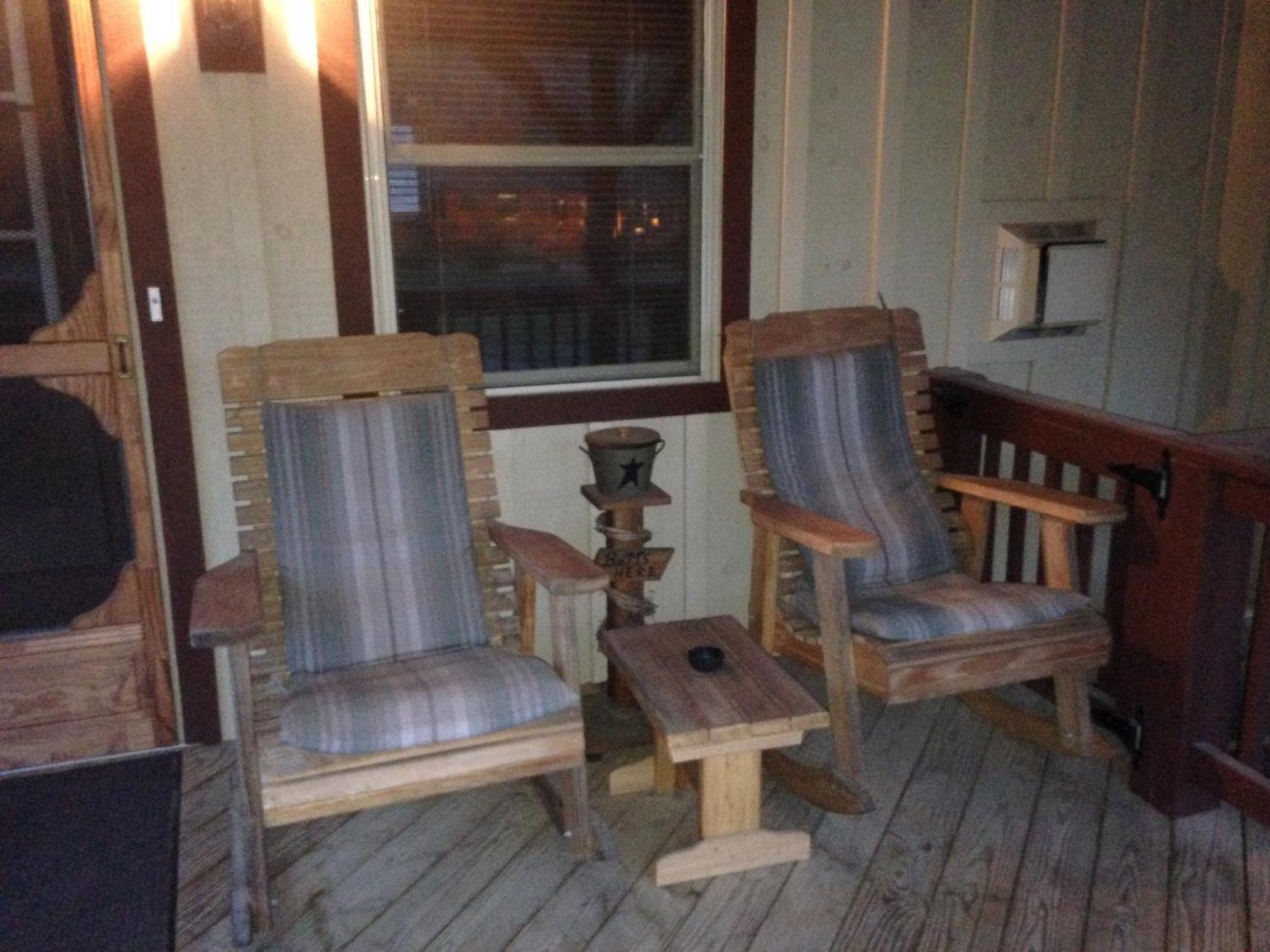 Rough Cut Lodge Gaines Bilik gambar